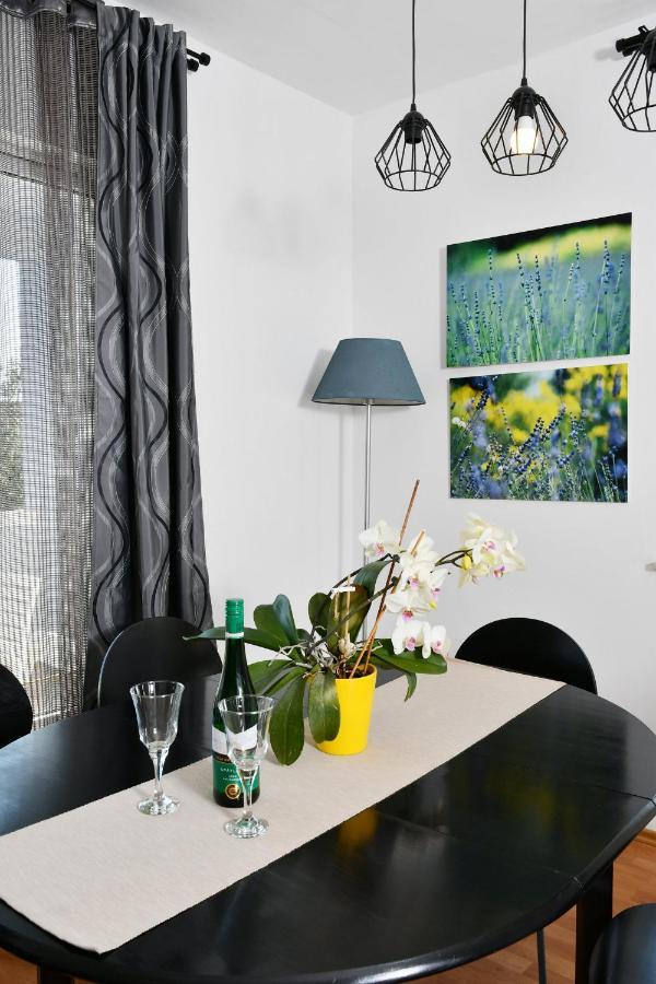 Apartments Novotny Banjol 外观 照片