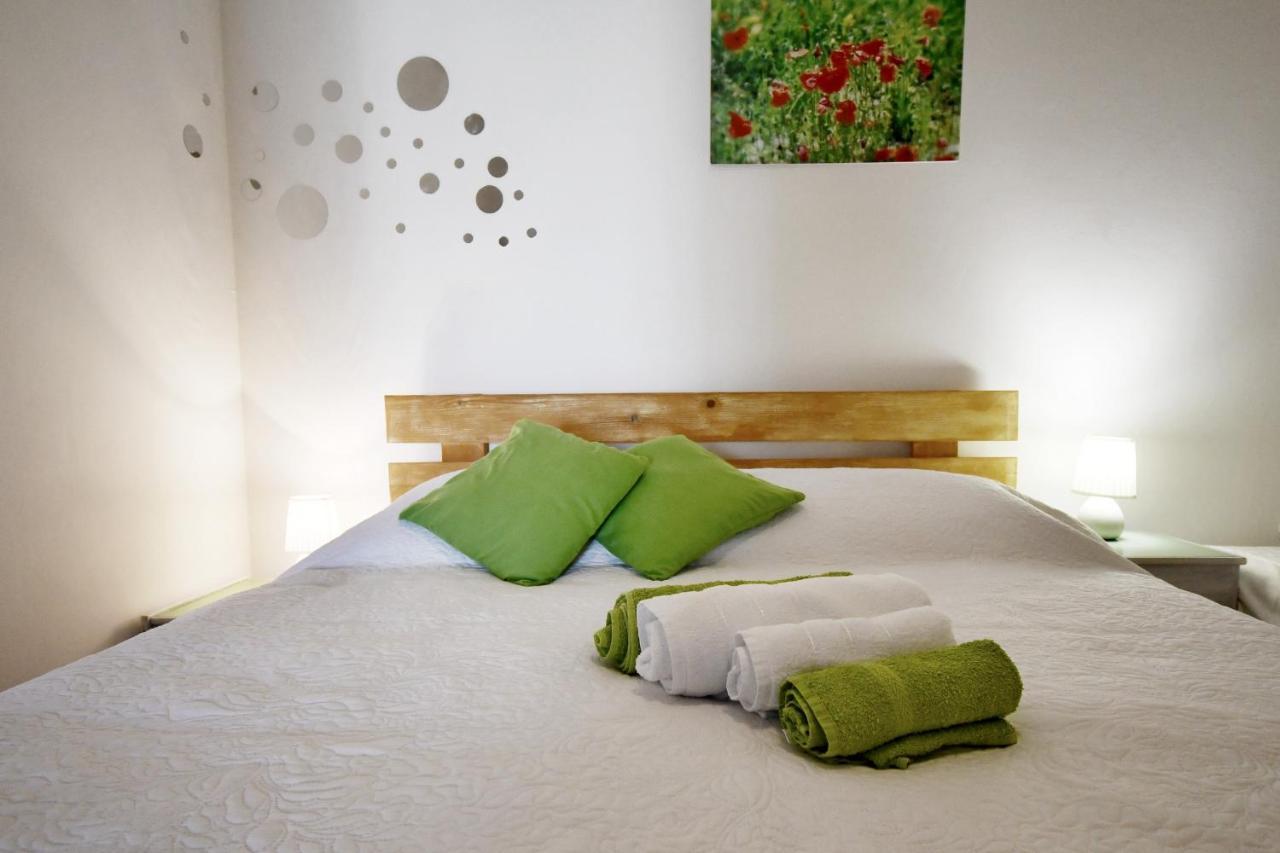 Apartments Novotny Banjol 外观 照片